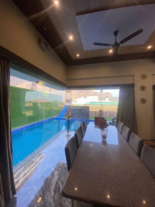 Mount Resorts Lonavala 5 Bhk Luxurious Villa With Private Pool And Full Size Cricket Football Turf Экстерьер фото